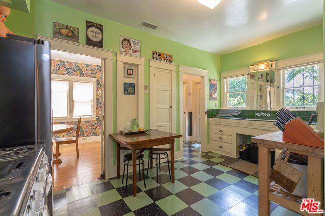 5836 La Mirada Avenue, Los Angeles, CA 90038