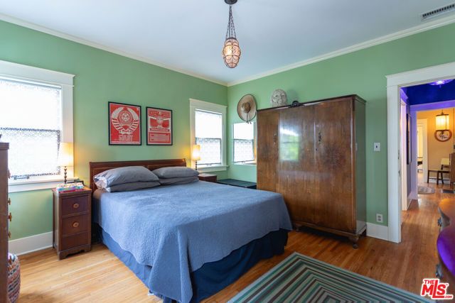 5836 La Mirada Avenue, Los Angeles, CA 90038