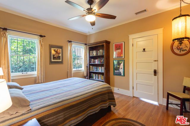 5836 La Mirada Avenue, Los Angeles, CA 90038