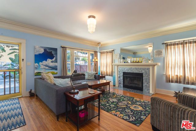 5836 La Mirada Avenue, Los Angeles, CA 90038