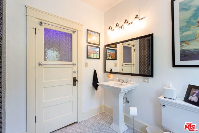 5836 La Mirada Avenue, Los Angeles, CA 90038
