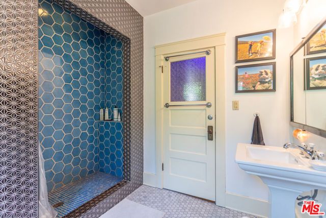 5836 La Mirada Avenue, Los Angeles, CA 90038