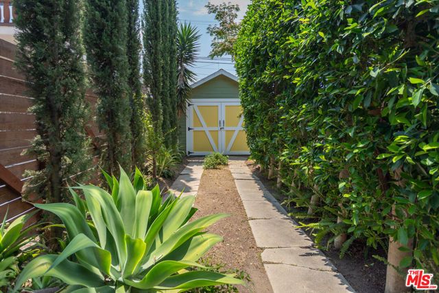 5836 La Mirada Avenue, Los Angeles, CA 90038