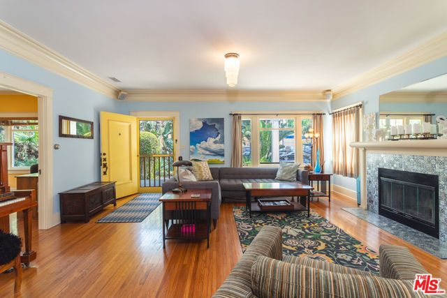 5836 La Mirada Avenue, Los Angeles, CA 90038