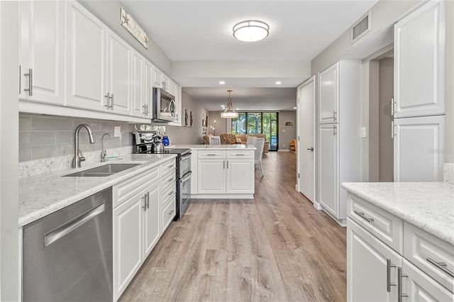 838 BAYPORT WAY 838, Longboat Key, FL 34228