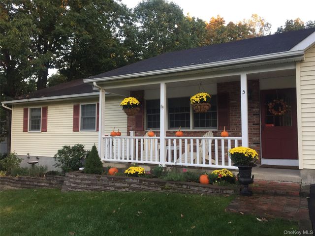 5 Scaglione Court, Highland Mills, NY 10930
