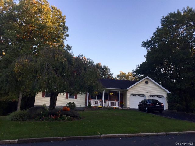 5 Scaglione Court, Highland Mills, NY 10930