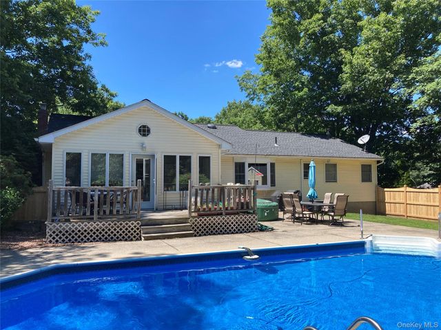 5 Scaglione Court, Highland Mills, NY 10930