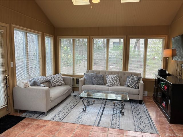 5 Scaglione Court, Highland Mills, NY 10930