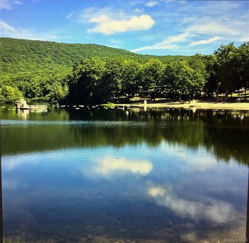 5 Scaglione Court, Highland Mills, NY 10930