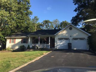 5 Scaglione Court, Highland Mills, NY 10930