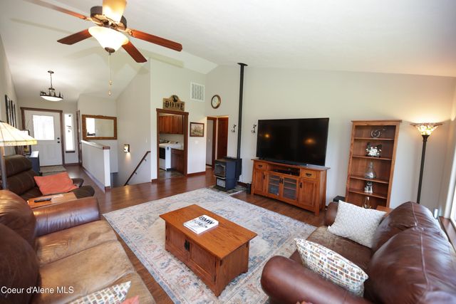 4525 E Rosemont Dr, Athol, ID 83801