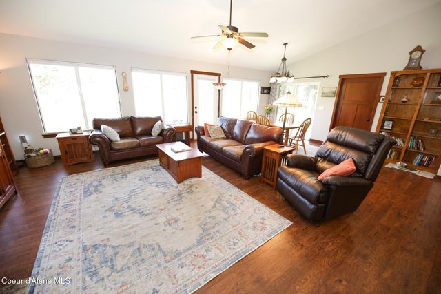 4525 E Rosemont Dr, Athol, ID 83801
