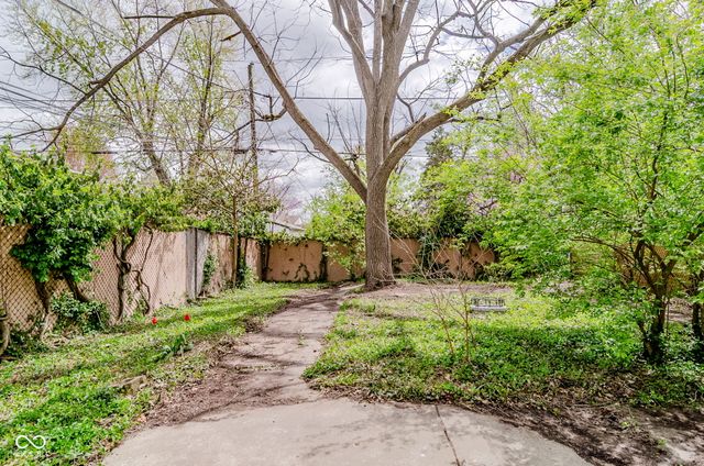 5017 E 14th Street, Indianapolis, IN 46201