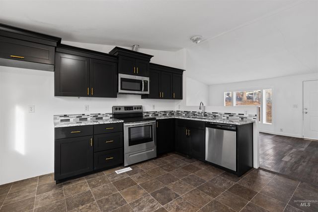 411 8th Avenue North, Nampa, ID 83687