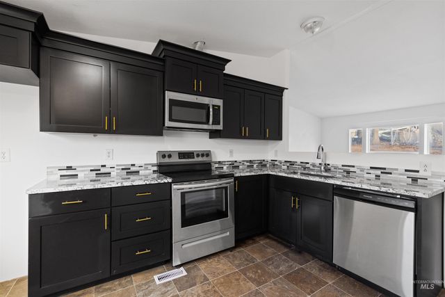 411 8th Avenue North, Nampa, ID 83687