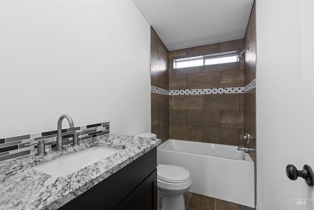 411 8th Avenue North, Nampa, ID 83687