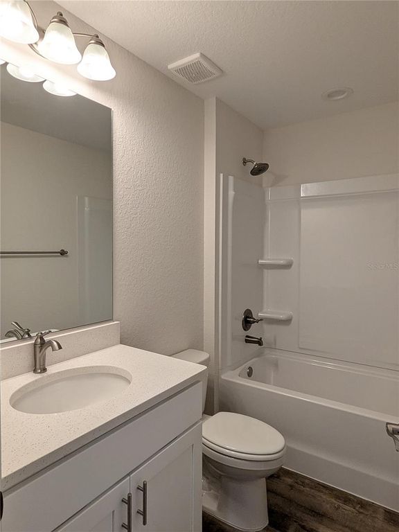 Image 11 of property listing at 4846 SW 143RD LOOP, Ocala, FL 34473