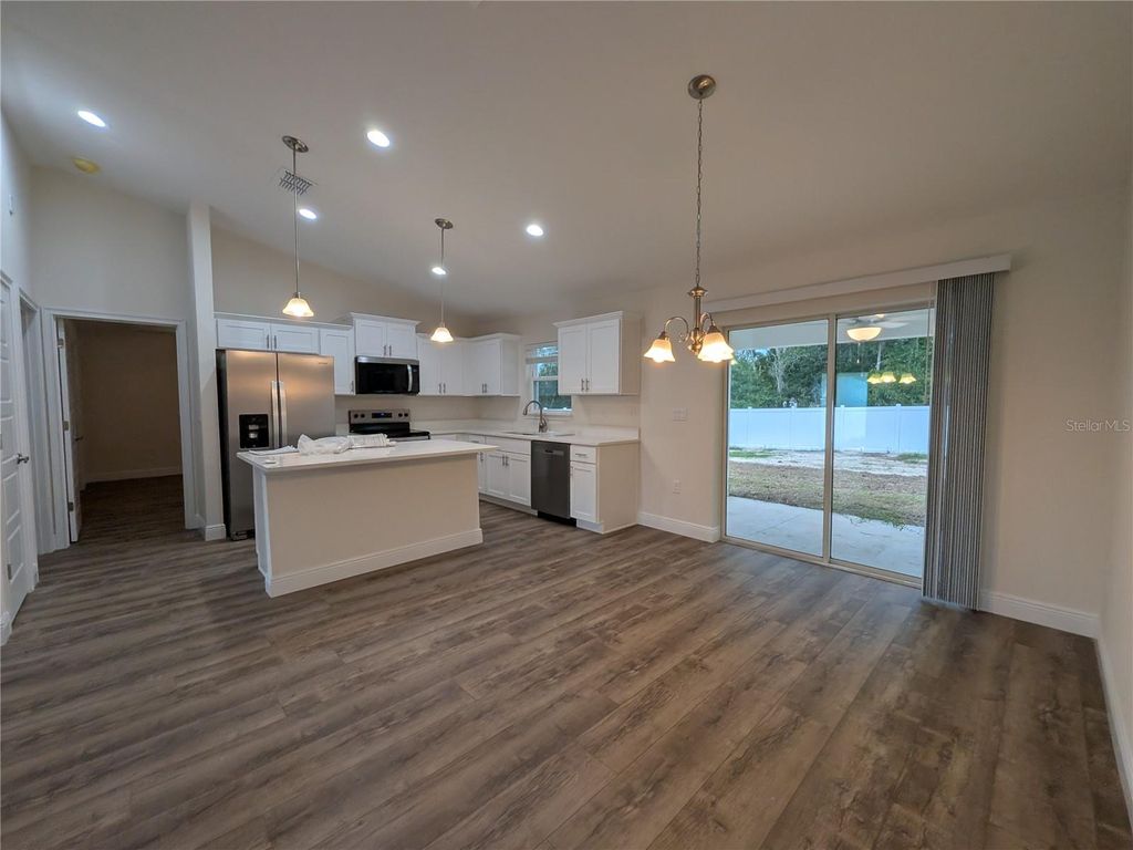 Image 4 of property listing at 4846 SW 143RD LOOP, Ocala, FL 34473