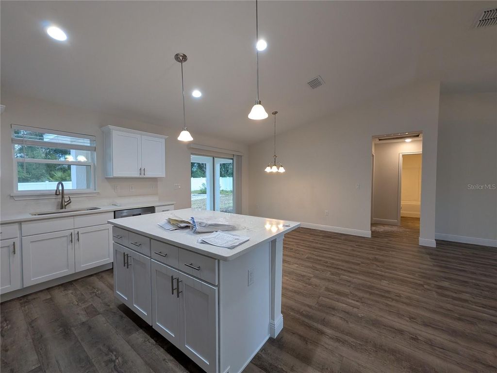 Image 5 of property listing at 4846 SW 143RD LOOP, Ocala, FL 34473