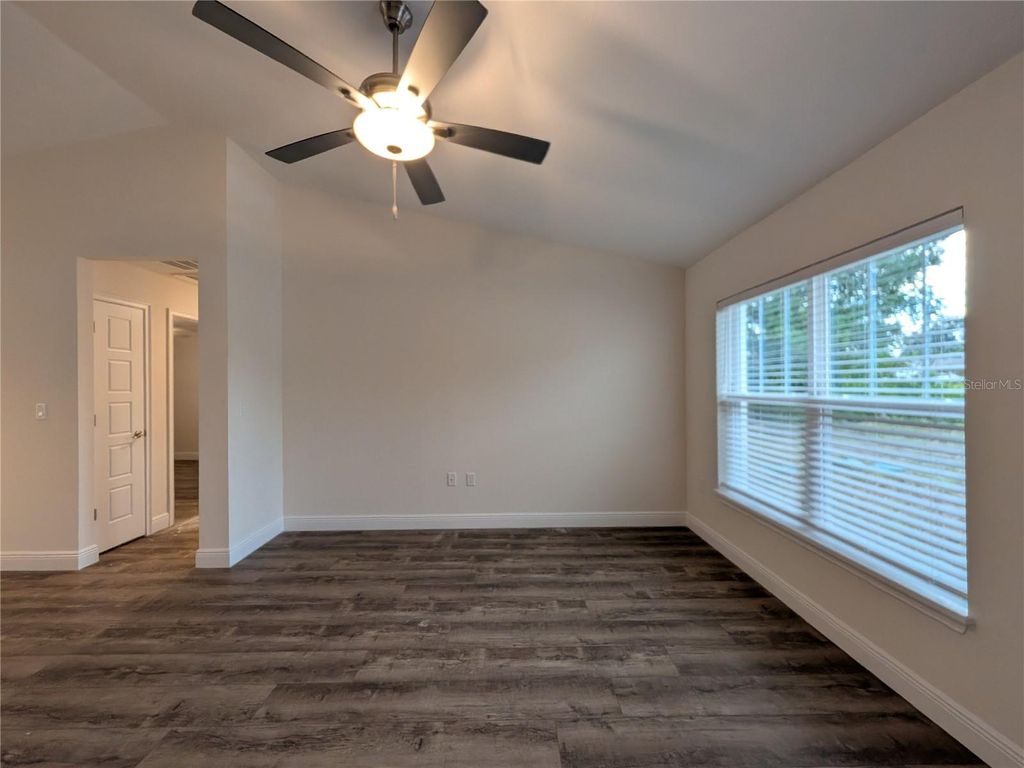 Image 6 of property listing at 4846 SW 143RD LOOP, Ocala, FL 34473