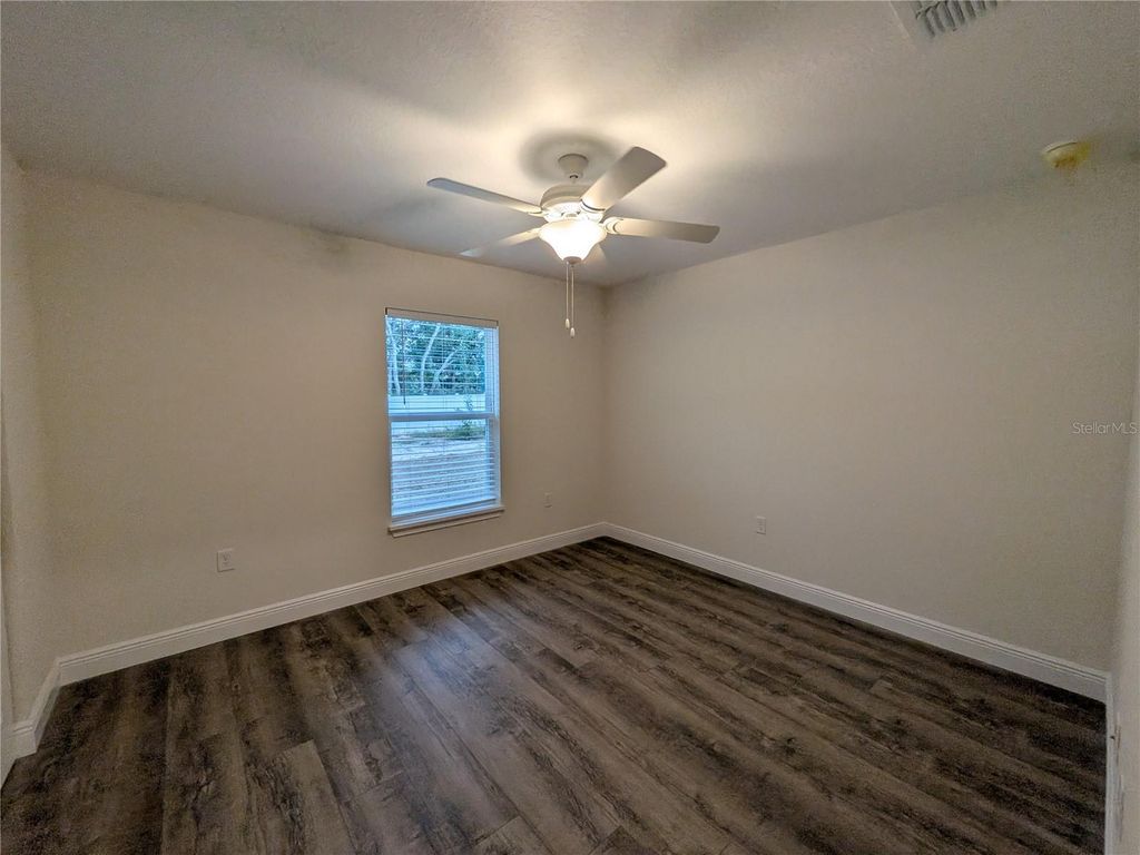 Image 9 of property listing at 4846 SW 143RD LOOP, Ocala, FL 34473