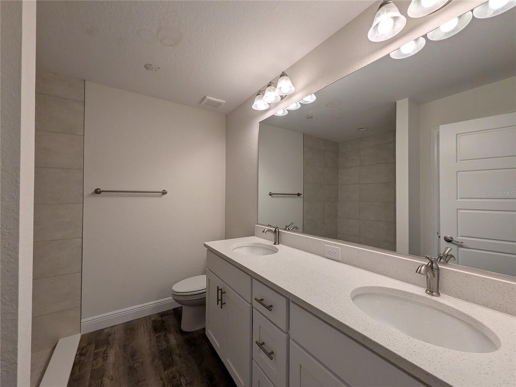 Image 10 of property listing at 4846 SW 143RD LOOP, Ocala, FL 34473