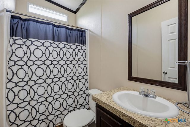 269 Callihan Road, Lockhart, TX 78644