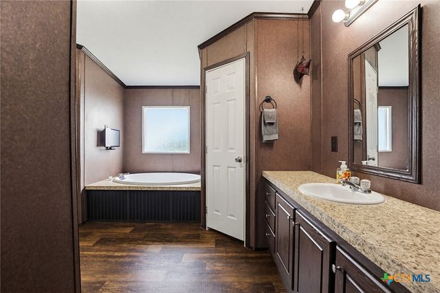 269 Callihan Road, Lockhart, TX 78644