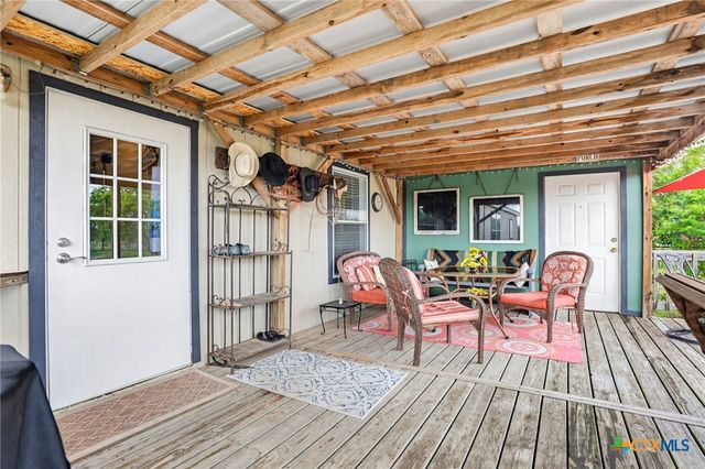 269 Callihan Road, Lockhart, TX 78644