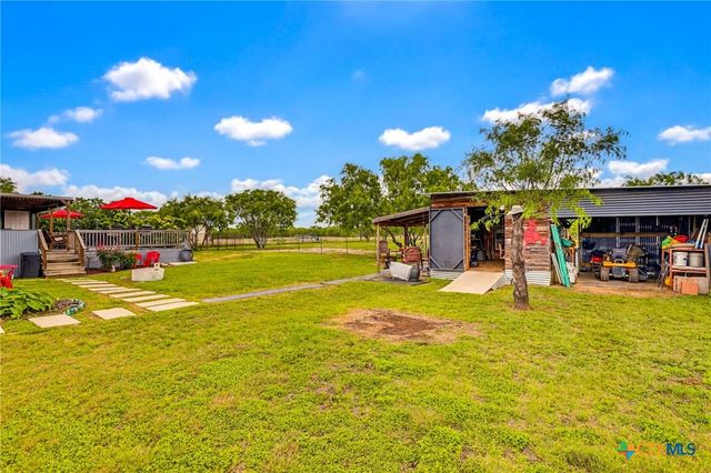 269 Callihan Road, Lockhart, TX 78644