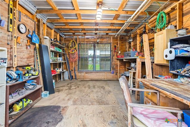 269 Callihan Road, Lockhart, TX 78644