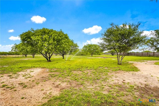 269 Callihan Road, Lockhart, TX 78644