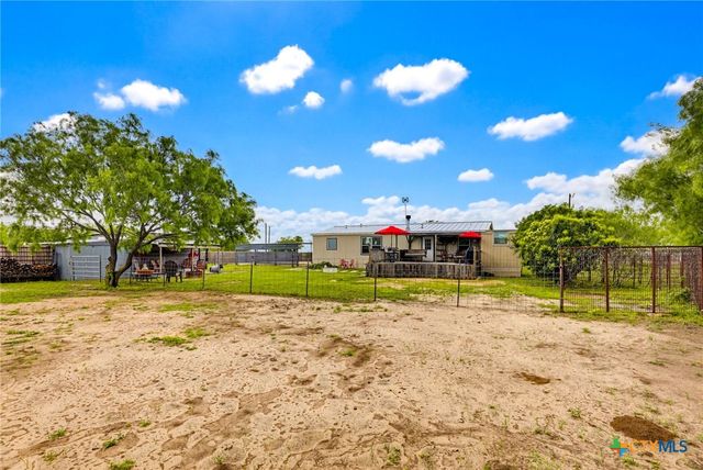 269 Callihan Road, Lockhart, TX 78644