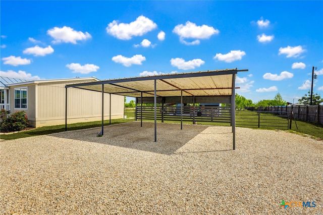 269 Callihan Road, Lockhart, TX 78644