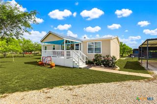 269 Callihan Road, Lockhart, TX 78644