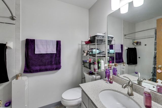 29 N Macgillis Drive 23-3, Round Lake, IL 60073