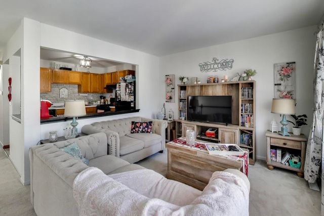 29 N Macgillis Drive 23-3, Round Lake, IL 60073