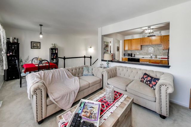 29 N Macgillis Drive 23-3, Round Lake, IL 60073