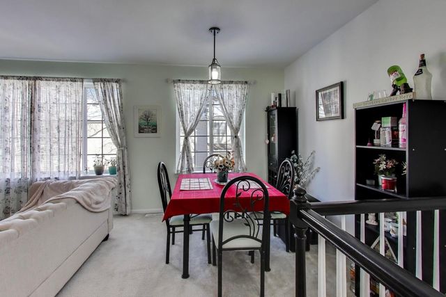 29 N Macgillis Drive 23-3, Round Lake, IL 60073