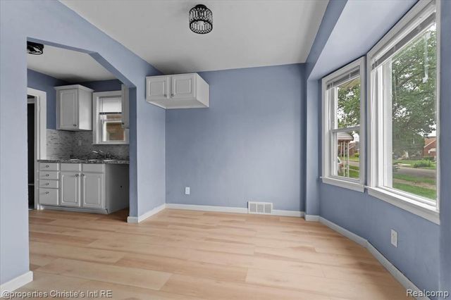 9624 Prest Street, Detroit, MI 48227