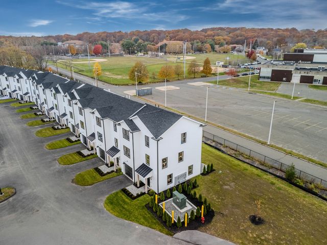 32 Birch Brook Landing 27, Lynn, MA 01905