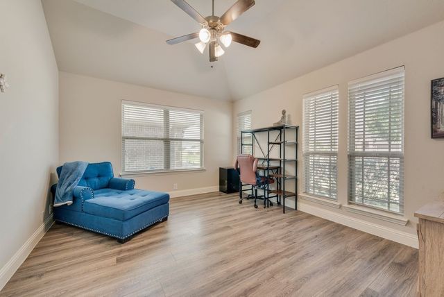 102 Cimmaron Court, Alvarado, TX 76009
