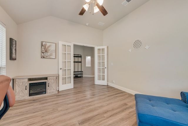 102 Cimmaron Court, Alvarado, TX 76009