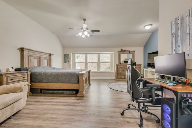 102 Cimmaron Court, Alvarado, TX 76009