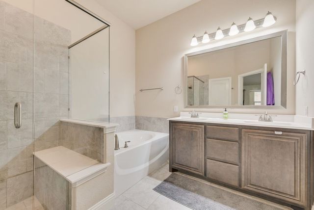 102 Cimmaron Court, Alvarado, TX 76009