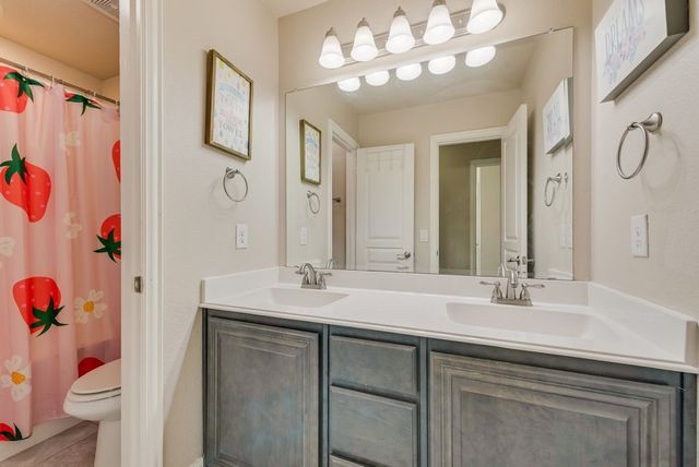 102 Cimmaron Court, Alvarado, TX 76009