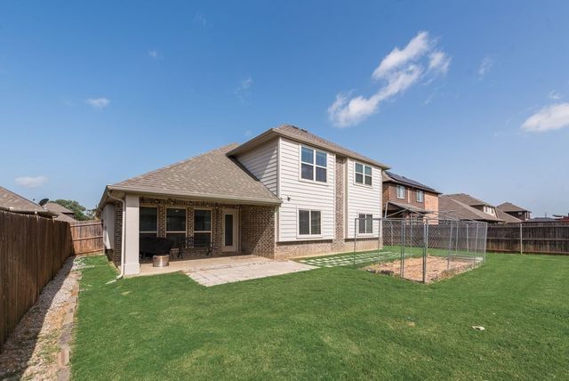 102 Cimmaron Court, Alvarado, TX 76009