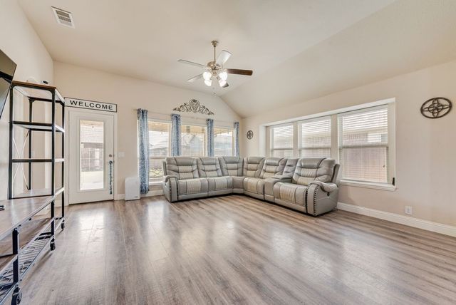 102 Cimmaron Court, Alvarado, TX 76009