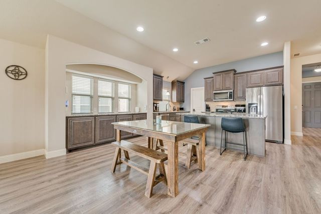 102 Cimmaron Court, Alvarado, TX 76009